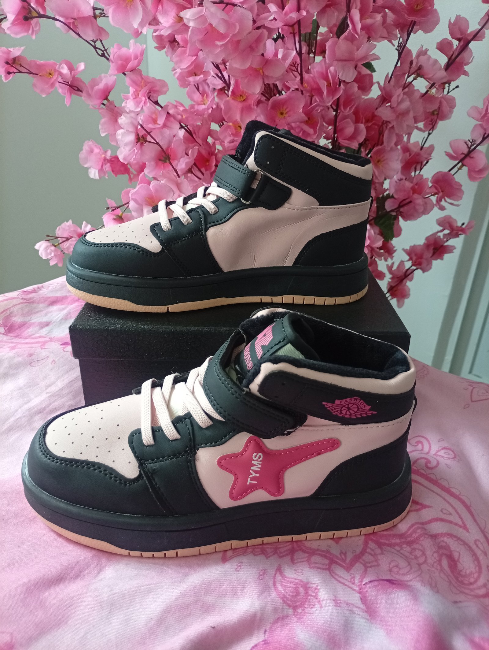Sneakers 2
