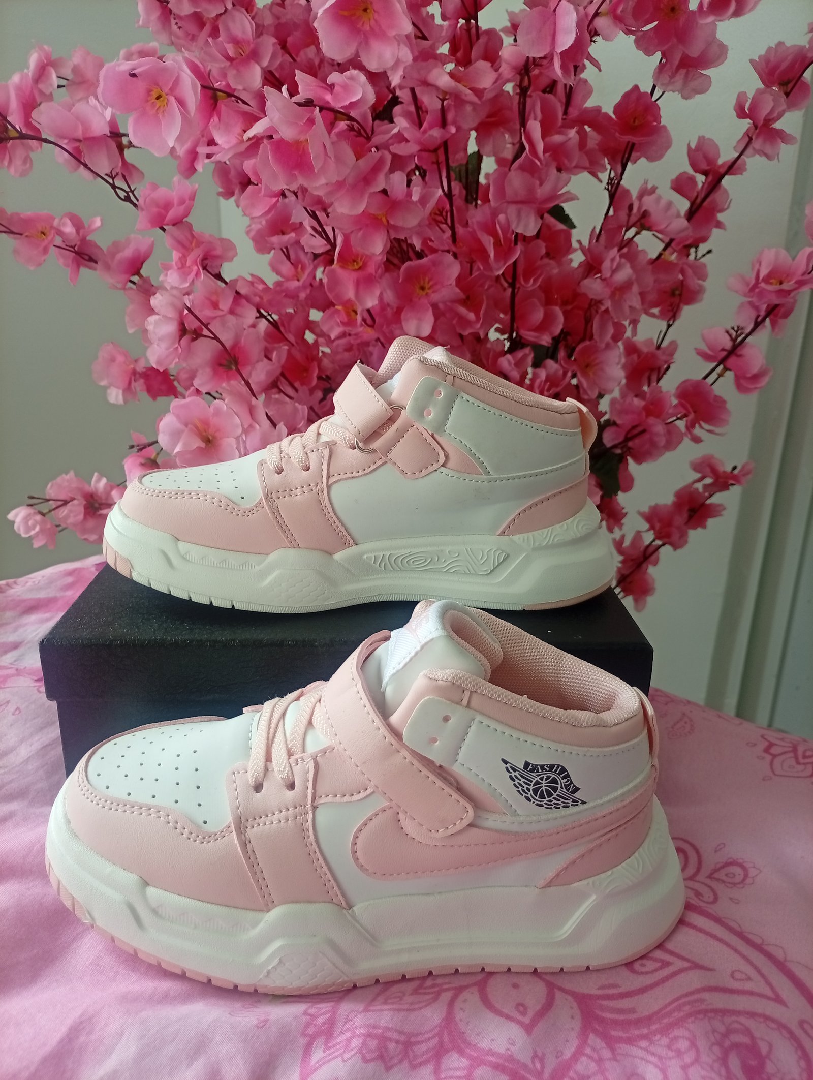 Sneakers 11