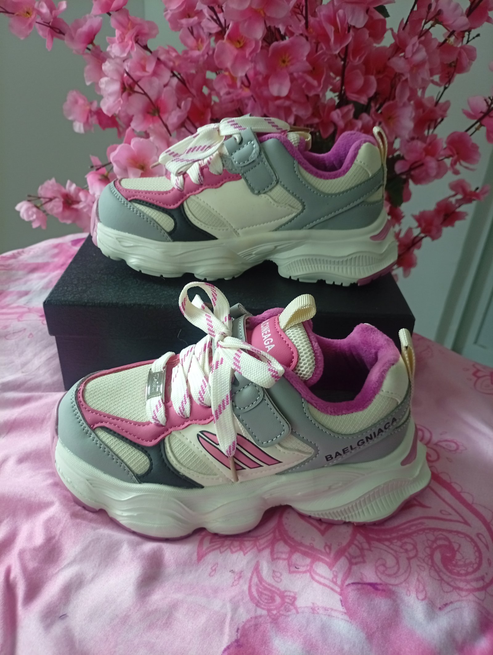 Sneakers 33