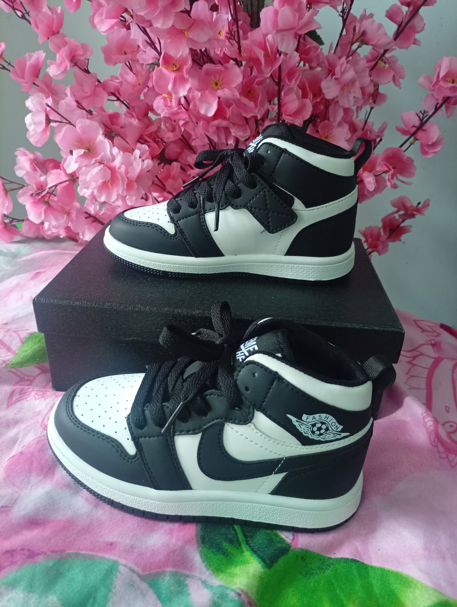 Sneakers 66