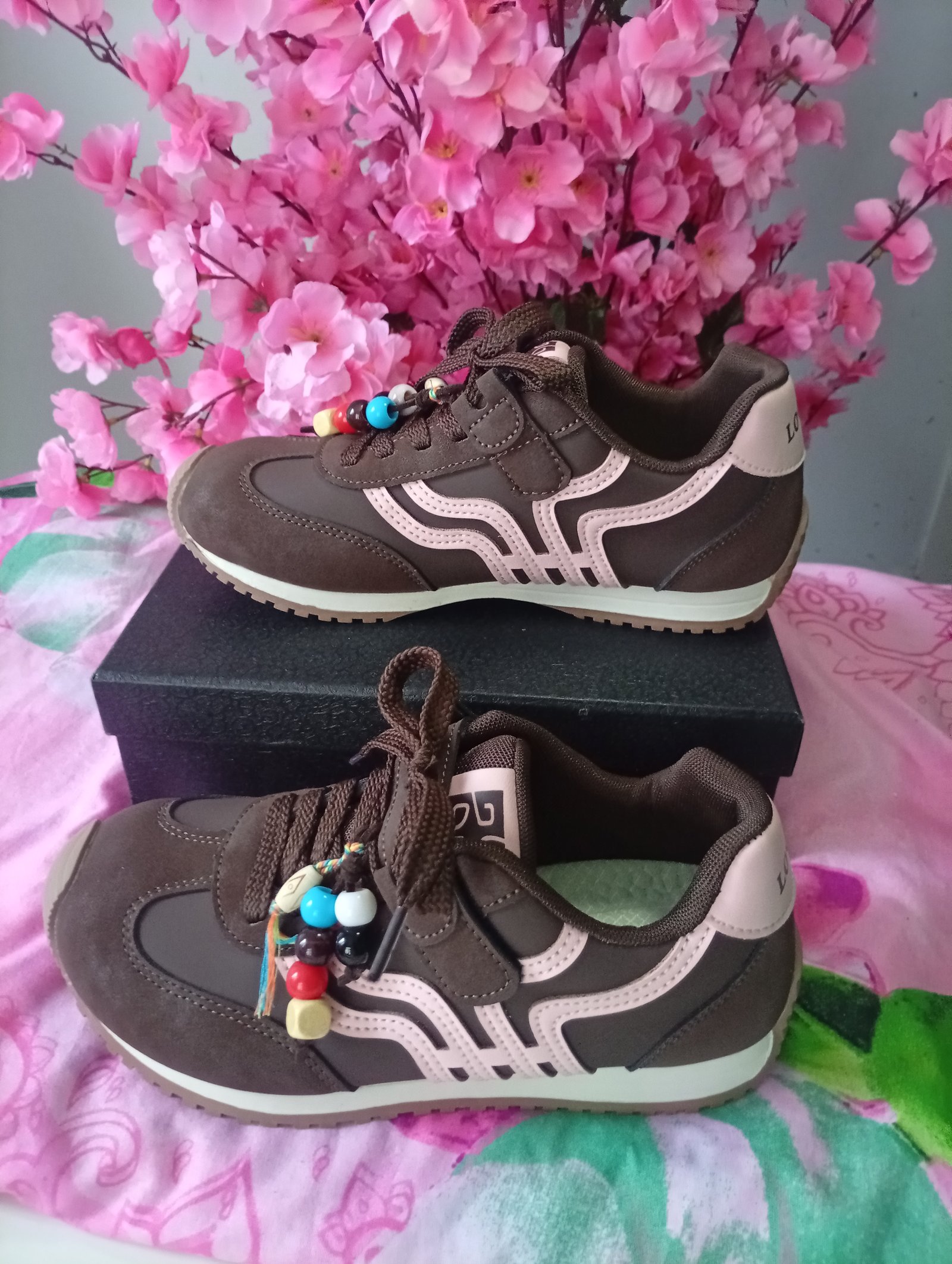 Sneakers 76