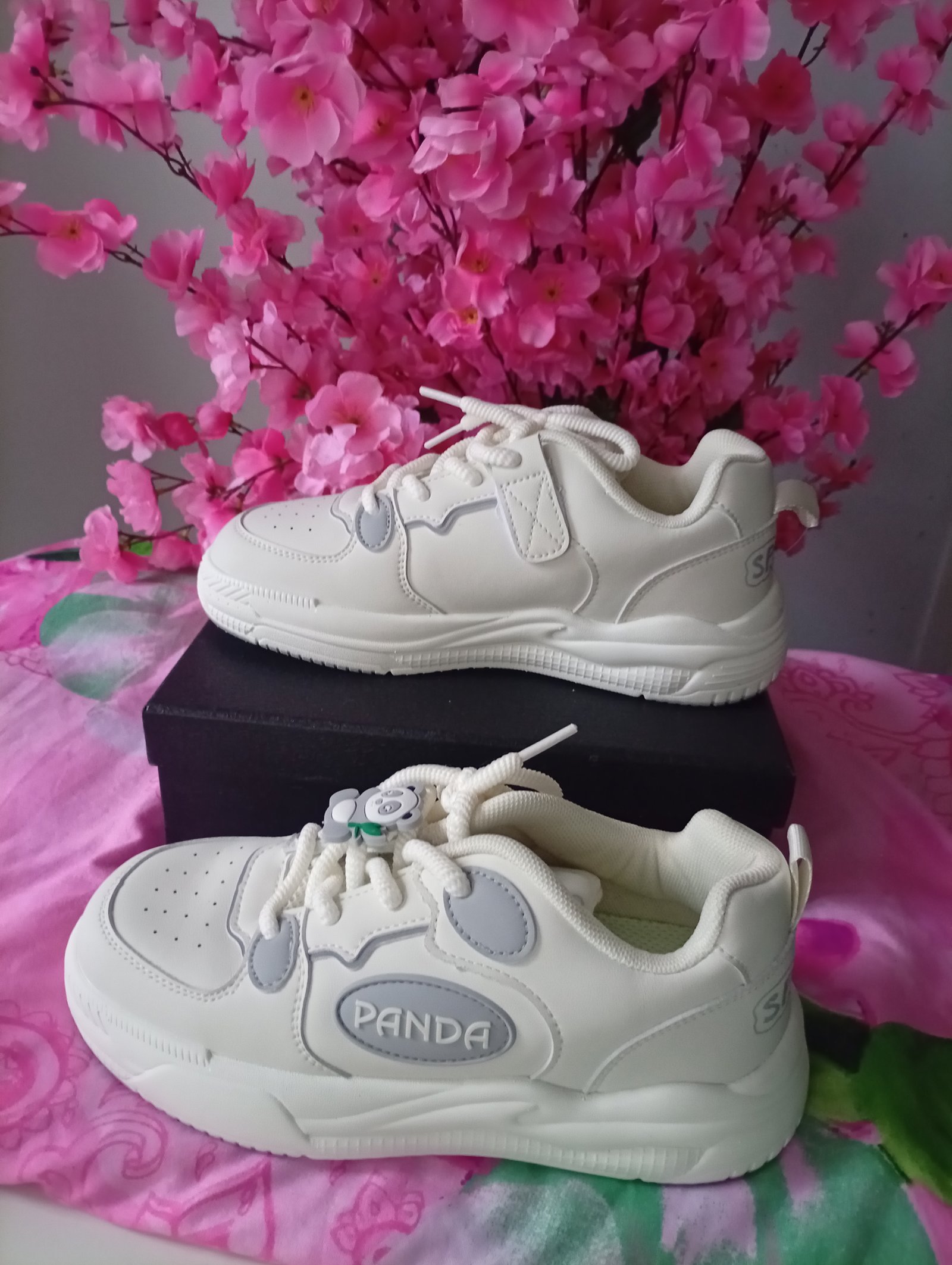 Sneakers 81
