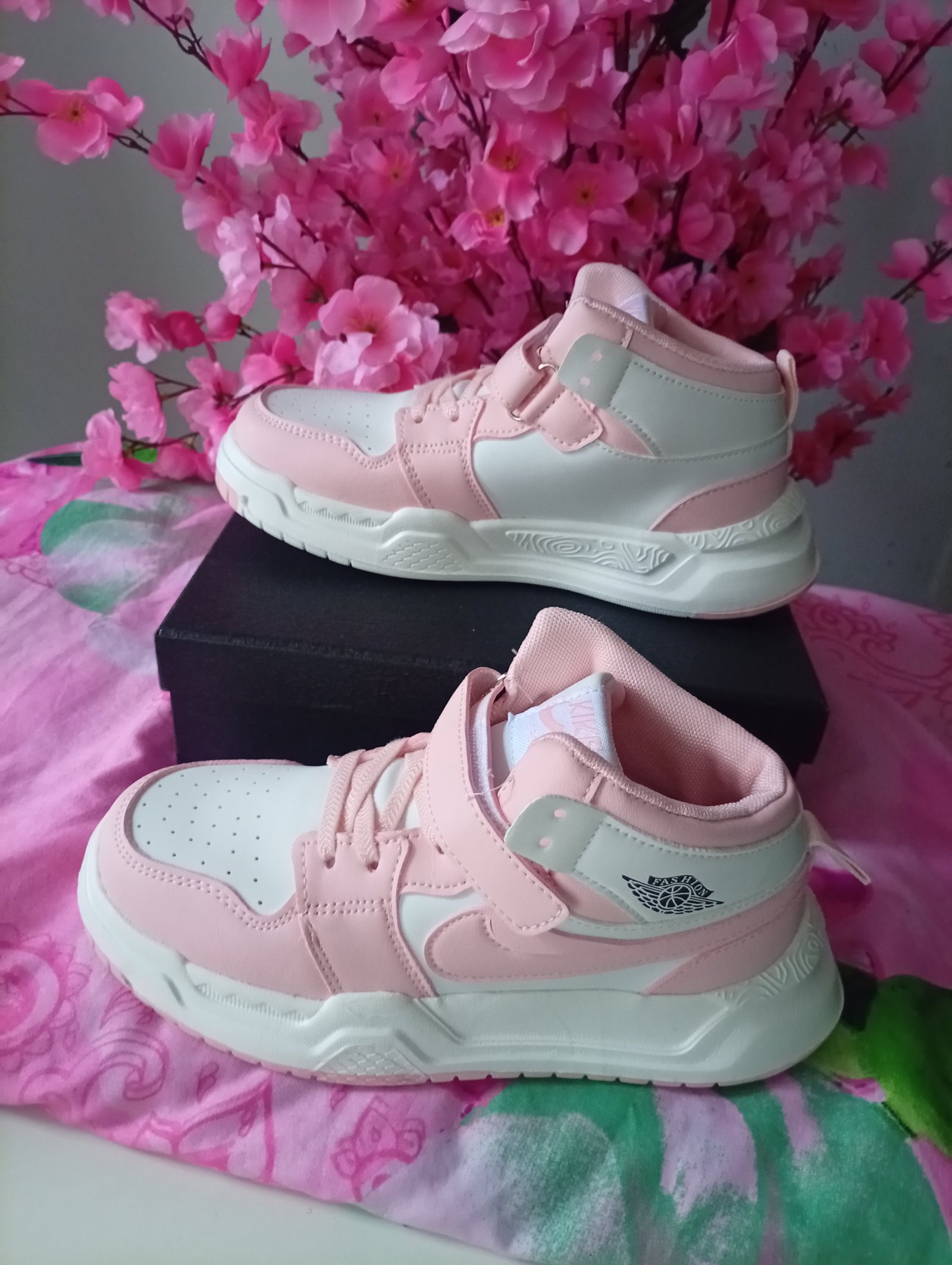 Sneakers 83