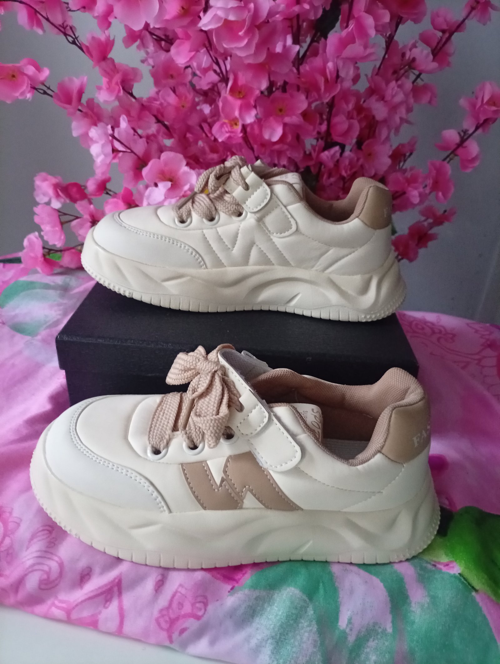 Sneakers 84